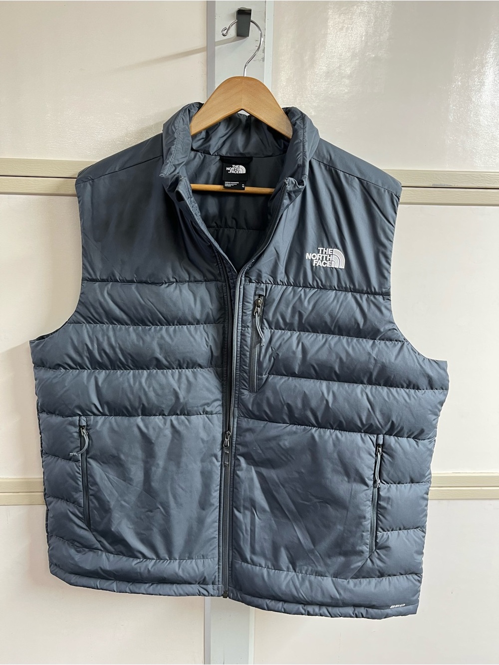 The North Face Men's Gray 550 Quilted Puffer Vest